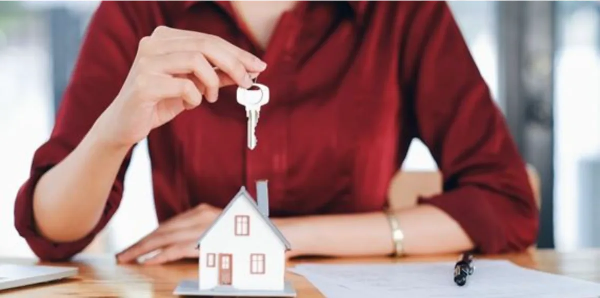 We always recommend either using offset accounts and redraw facilities to help you pay off your loan faster